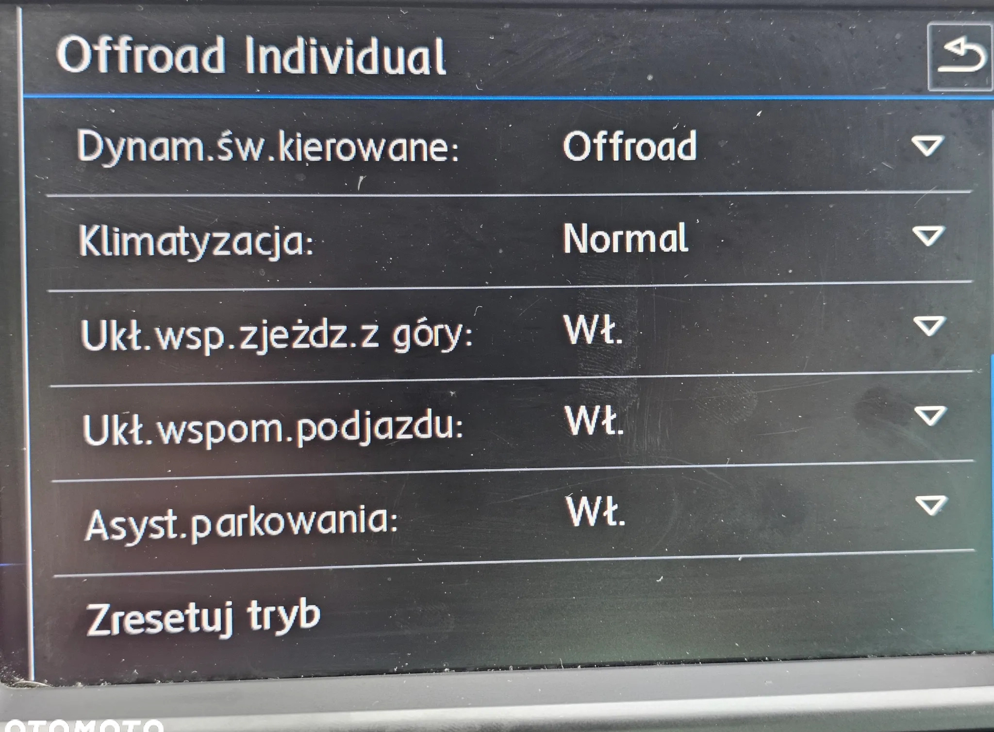 Volkswagen Tiguan cena 104550 przebieg: 180000, rok produkcji 2017 z Warszawa małe 232
